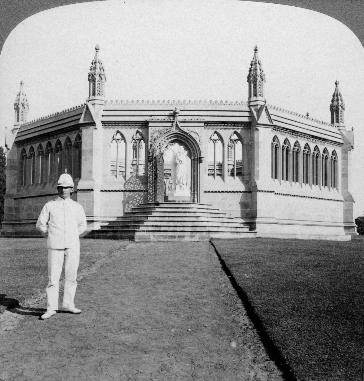 Monument voor de Britse vrouwen en kinderen vermoord tijdens de Indiase opstand, Cawnpore, India, 1903 door Underwood and Underwood