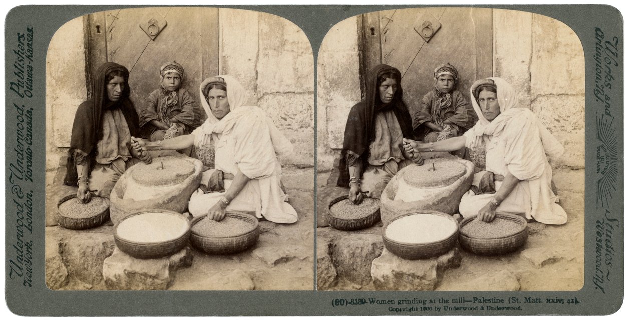 Vrouwen die malen bij de molen, Palestina door Underwood and Underwood