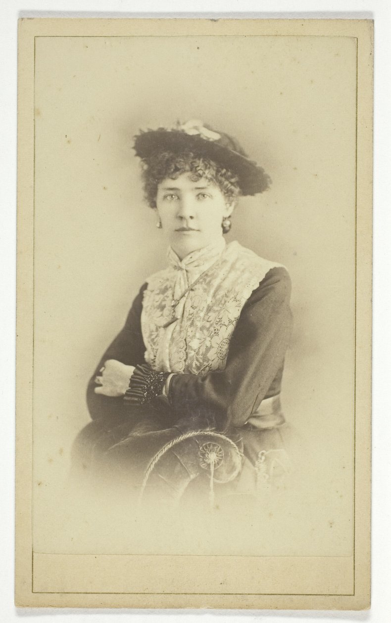 Zonder titel (Portret van vrouw met hoed) door Unknown