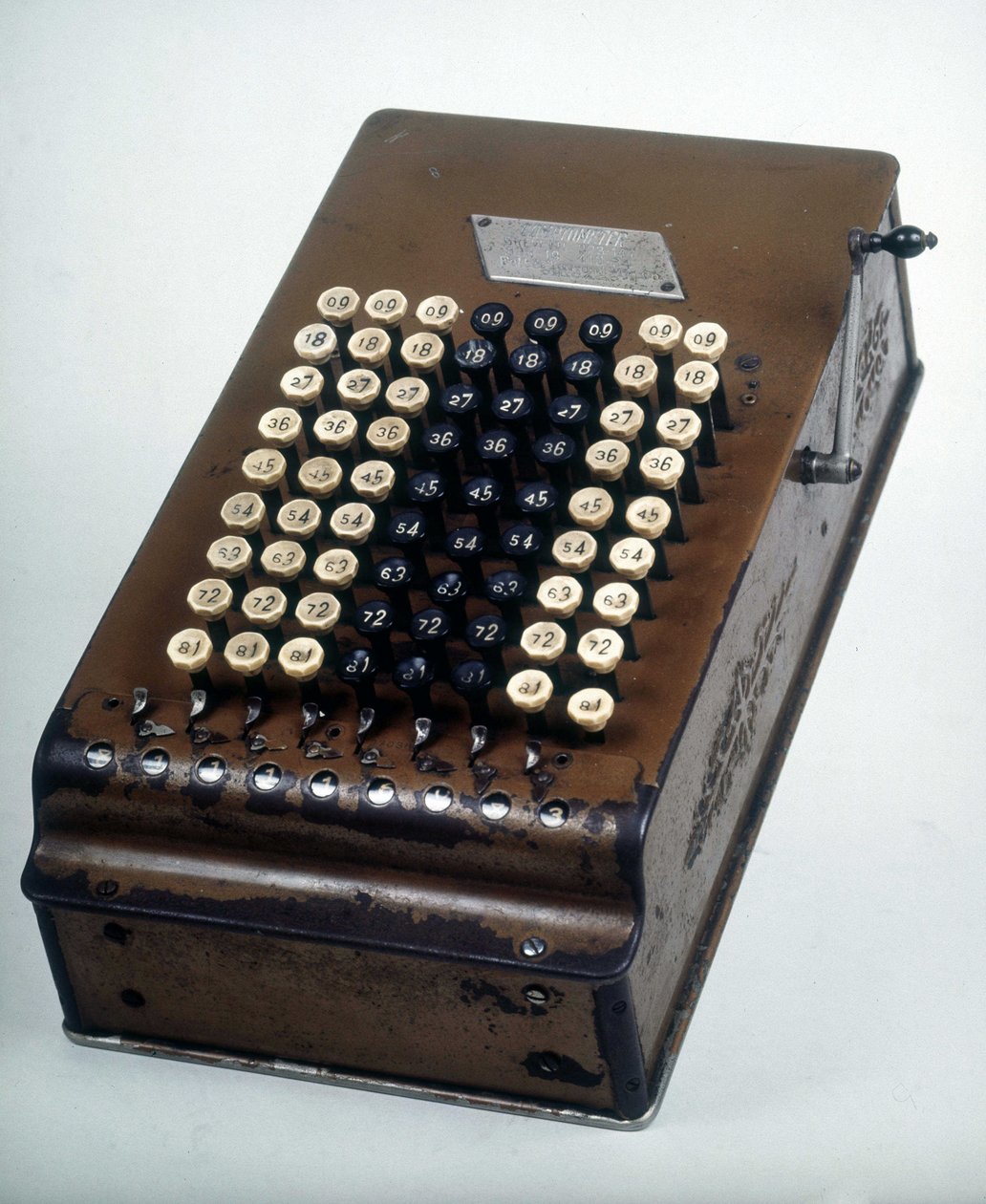 Felt Calculator: De Comptometer door Unknown artist