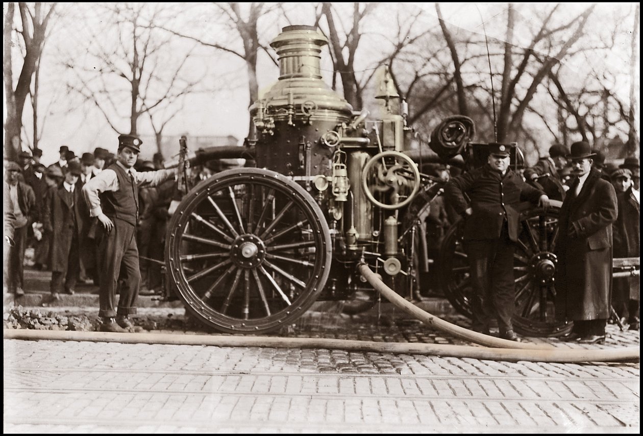 Brandpomp van de New York Brandweer 1909. door Unknown artist