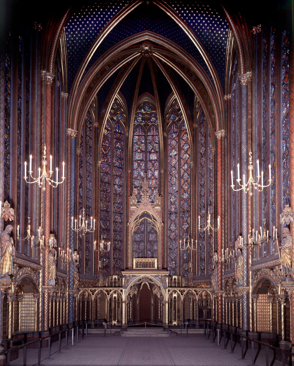 Interieur van de Sainte Chapelle van Parijs: Hoge Kapel, Architectuur door Unknown artist