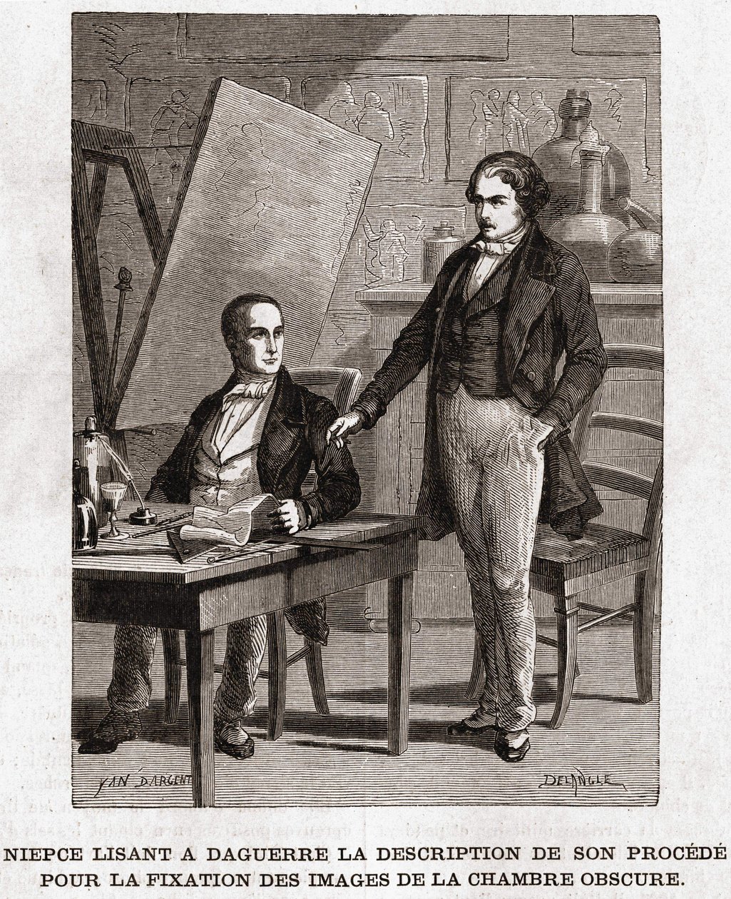 Niepce leest aan Louis Daguerre de beschrijving van Heliografie voor, voor het vastleggen van beelden uit camera obscura - Nicephore Niepce (1765-1833), Franse uitvinder, pionier van de fotografie door Unknown artist