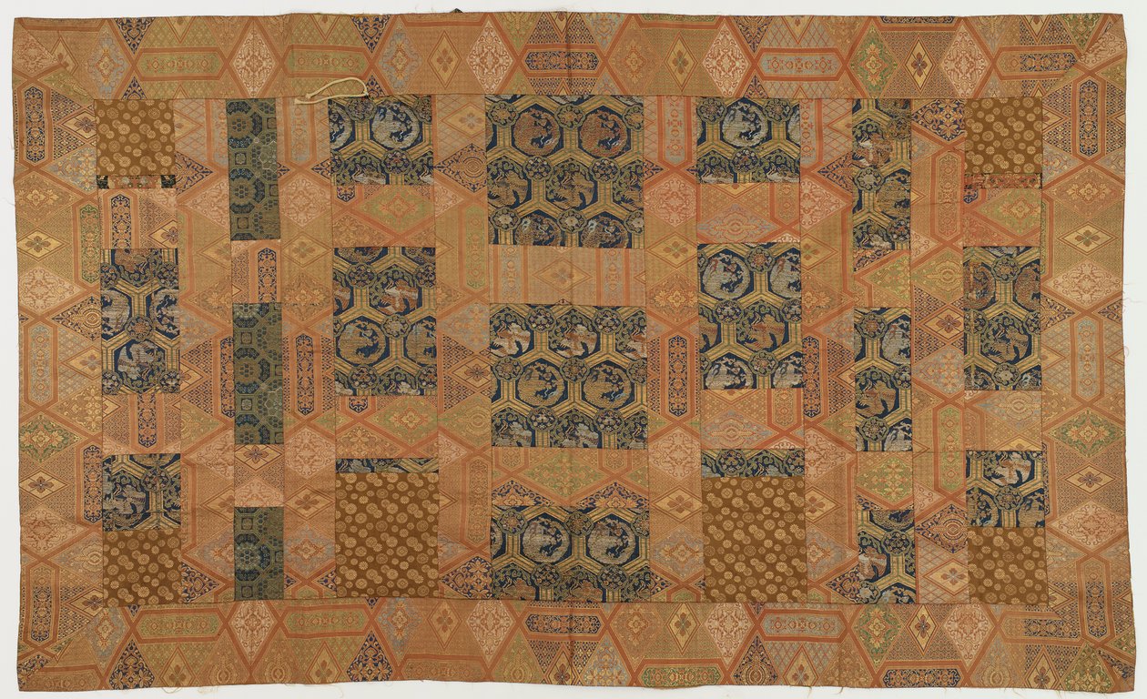 Brokaat, zijde. Een boeddhistische monnikspij, gerepareerd; kesa door Unknown artist