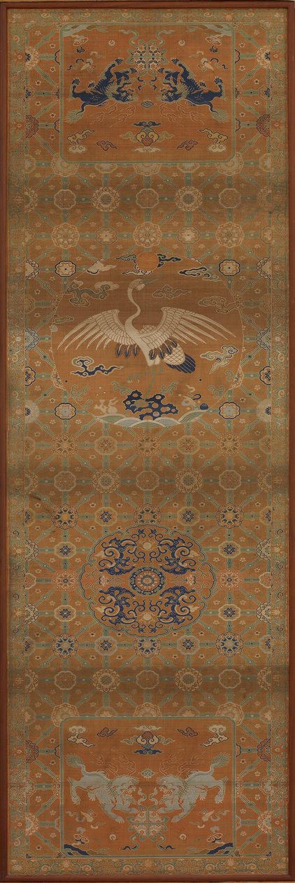 Stoelbekleding met een kraanvogel, leeuwen, draken, gelukssymbolen en bloemmotieven door Unknown artist