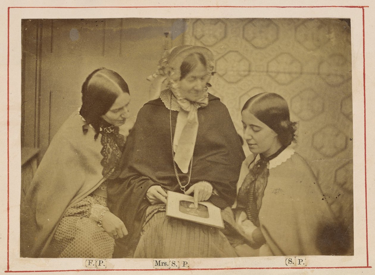 [Mevrouw Stanley Percival en dochters]. door Unknown artist