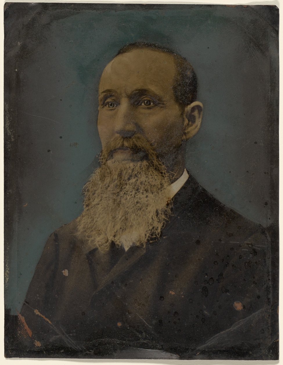 [Portret van bebaarde man]. door Unknown artist