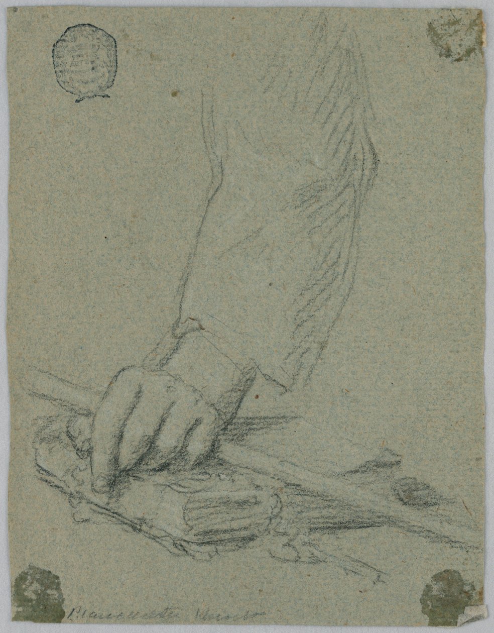 Studie: de linkerhand van een jonge man die een stok vasthoudt en rust op een boek door Unknown artist