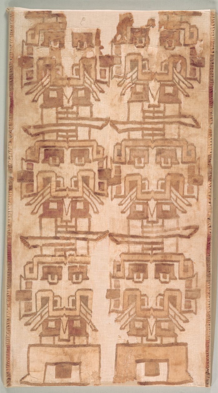 Twee textielfragmenten met getande hoofden door Unknown artist