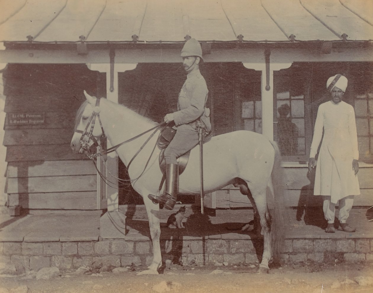 Kolonel A M Paterson, bevelhebber van het 1e Bedfordshire Regiment door Unknown photographer