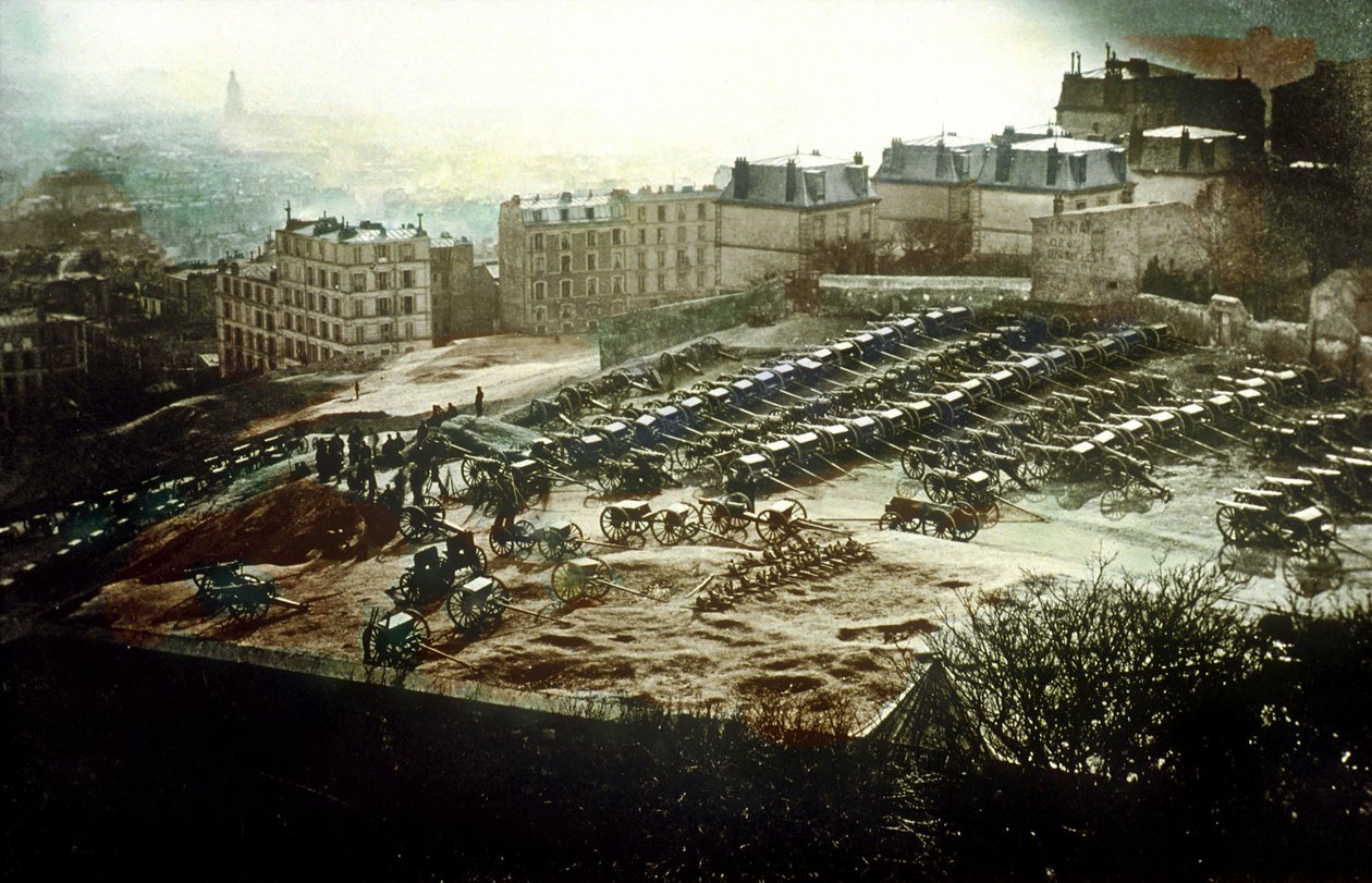 In Montmartre bedreigen grote kanonnen van de regering Parijs, 18 maart door Unknown photographer