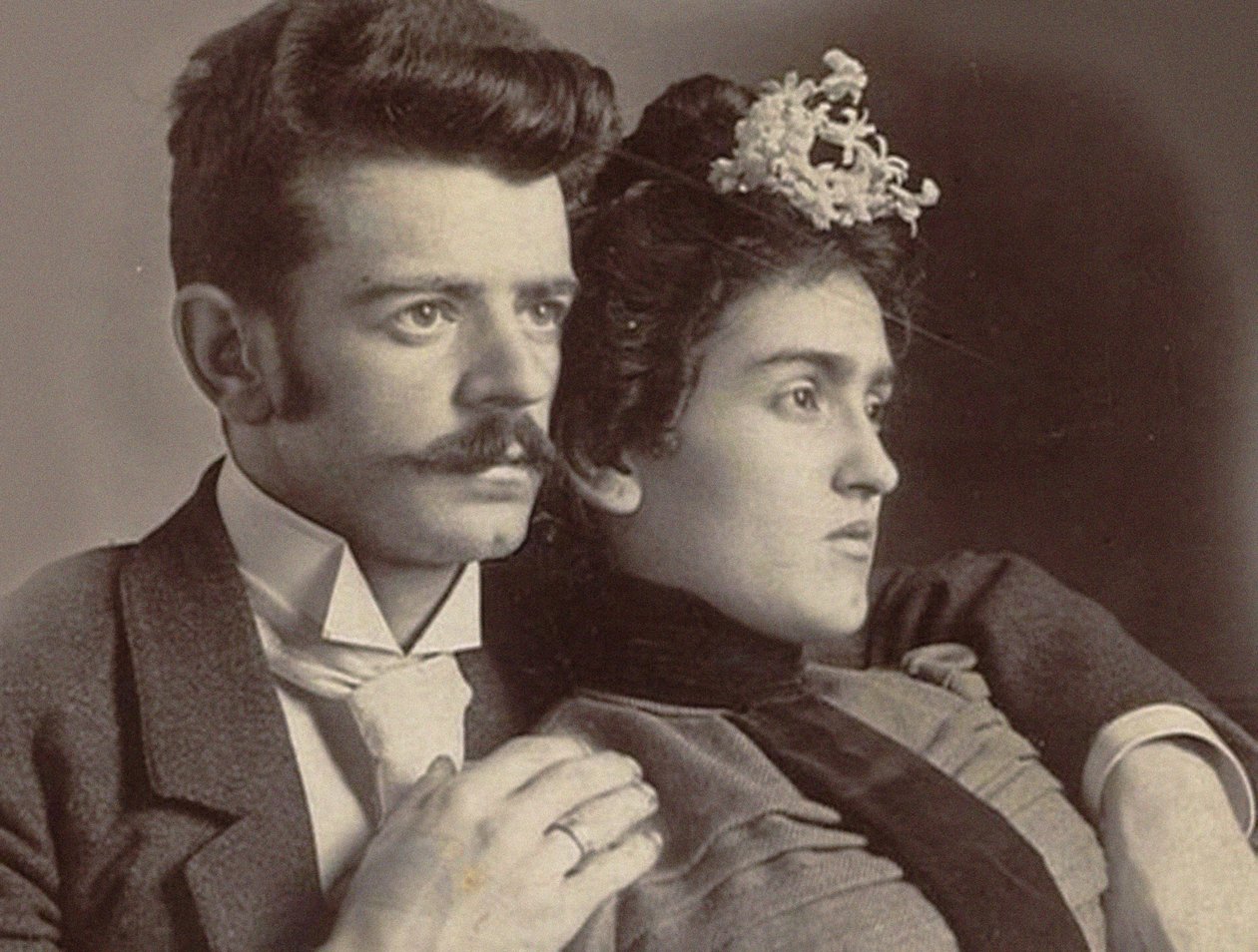 Matilde Calderón en Guillermo Kahlo, de ouders van Frida Kahlo (foto) door Unknown photographer