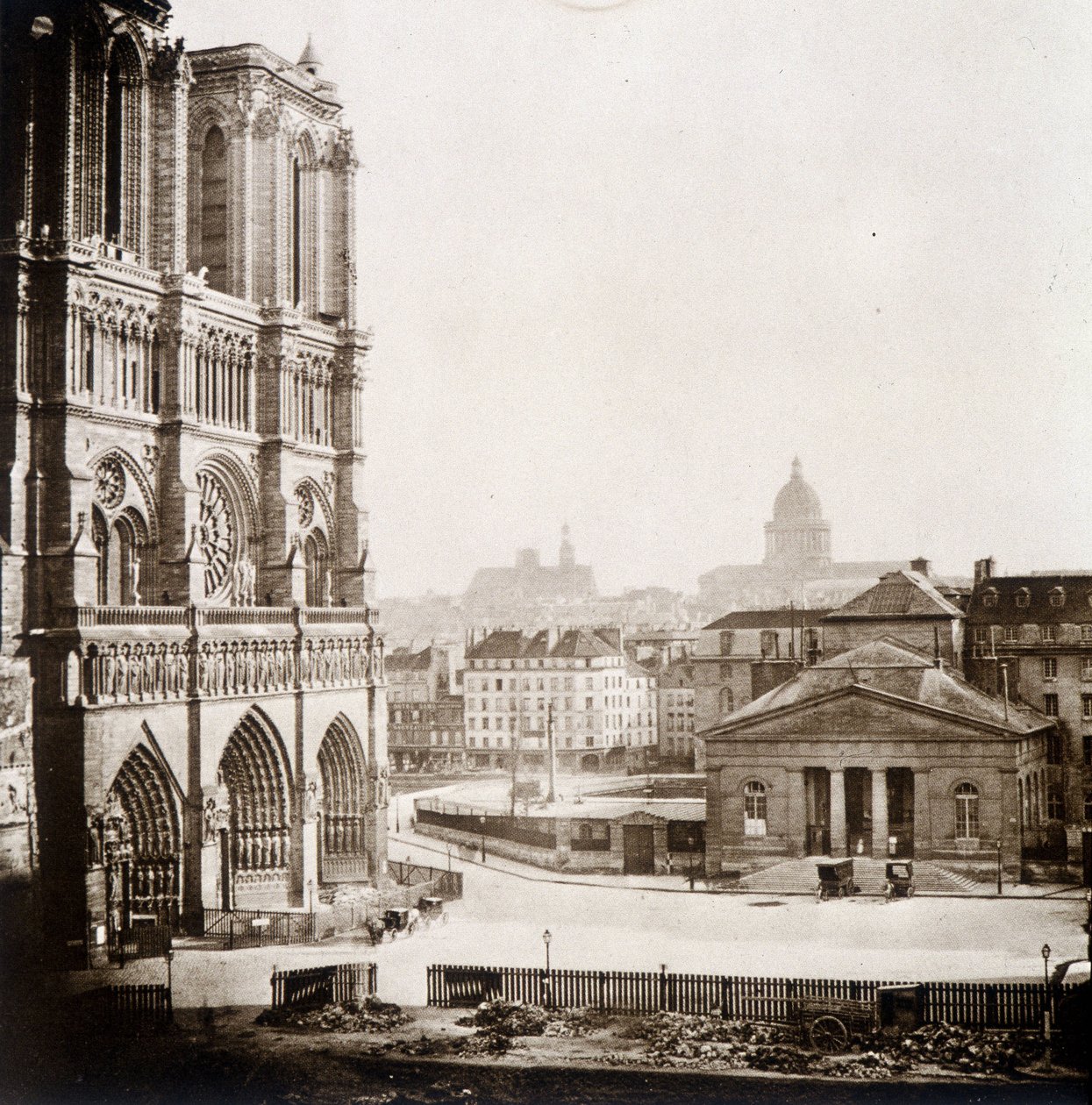 Notre Dame de Paris en het plein, eind 19e eeuw door Unknown photographer