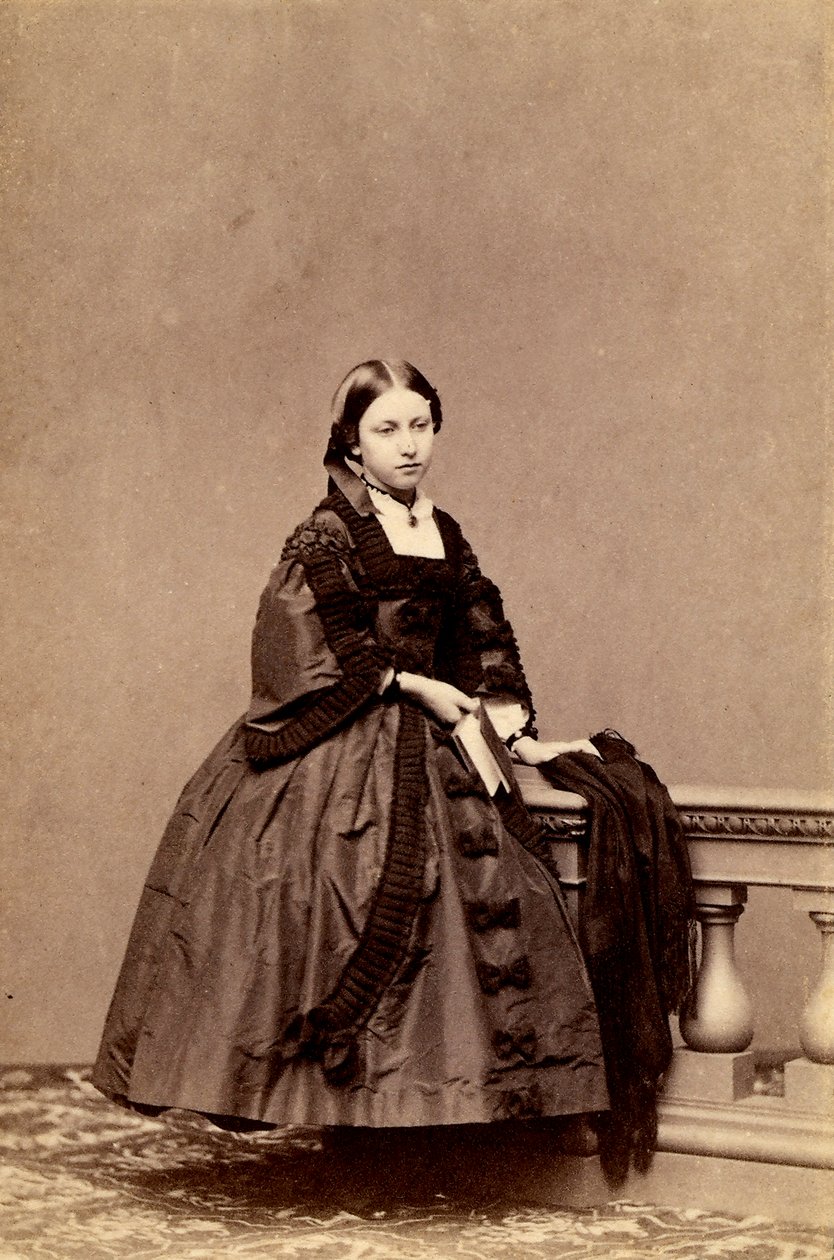 Portret van prinses Helen van Engeland, toekomstige prinses van Sleeswijk-Holstein door Unknown photographer