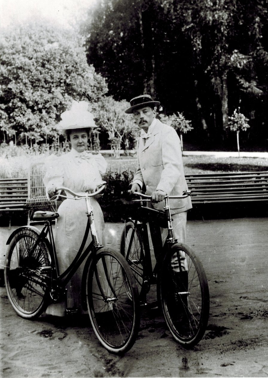 Vladimir Dmitrievich Nabokov (1870-1922) en Elena Ivanovna Rukavishnikova (1876-1939) door Unknown photographer