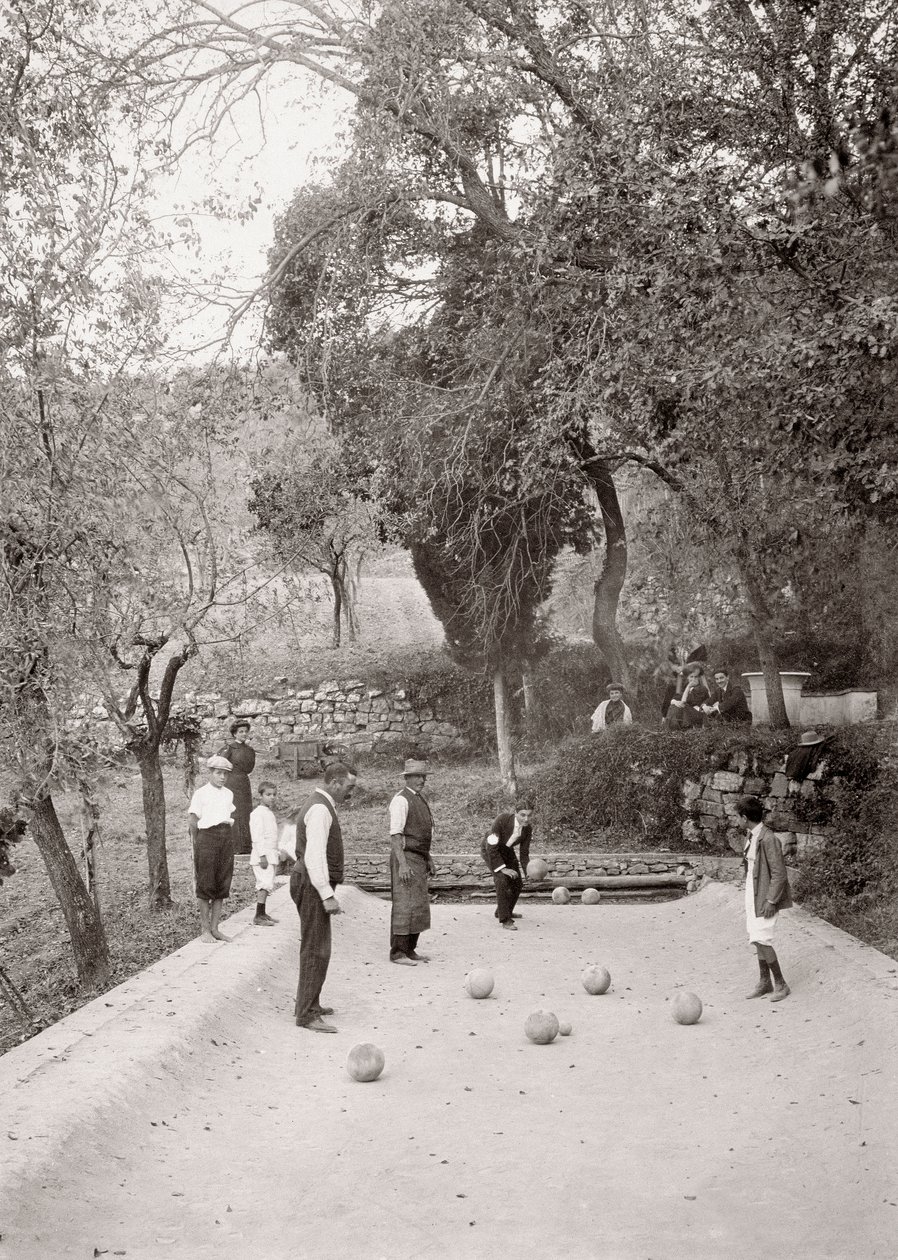 Spel van bocce (zw/w foto) door Vittorio Alinari