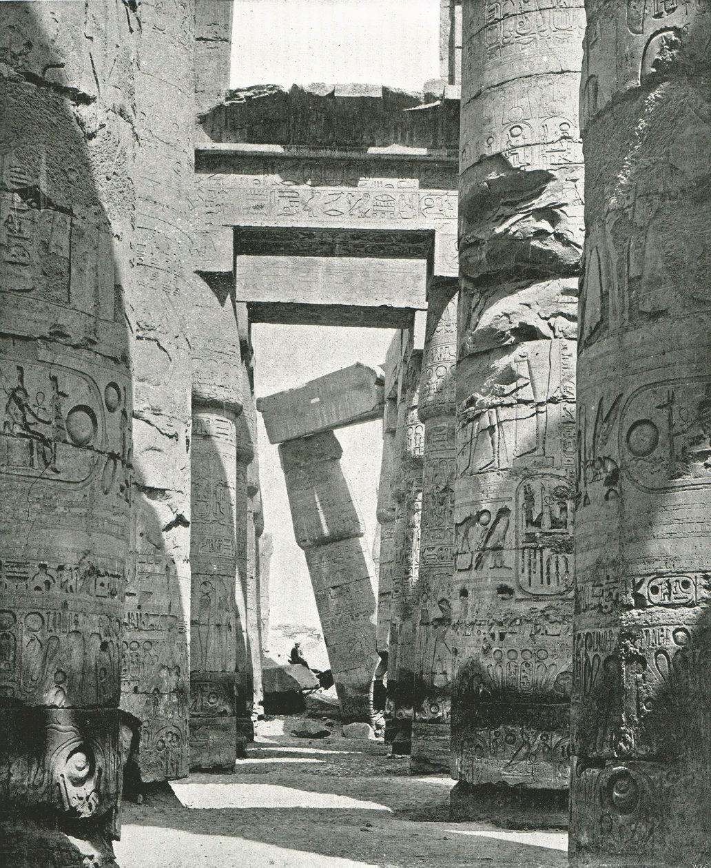 Zuilen van de Hypostyle Hal, Karnak, Egypte door W and S Ltd