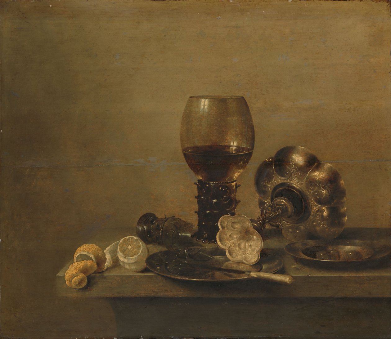 Stilleven met gebroken glas door Willem Claesz. Heda