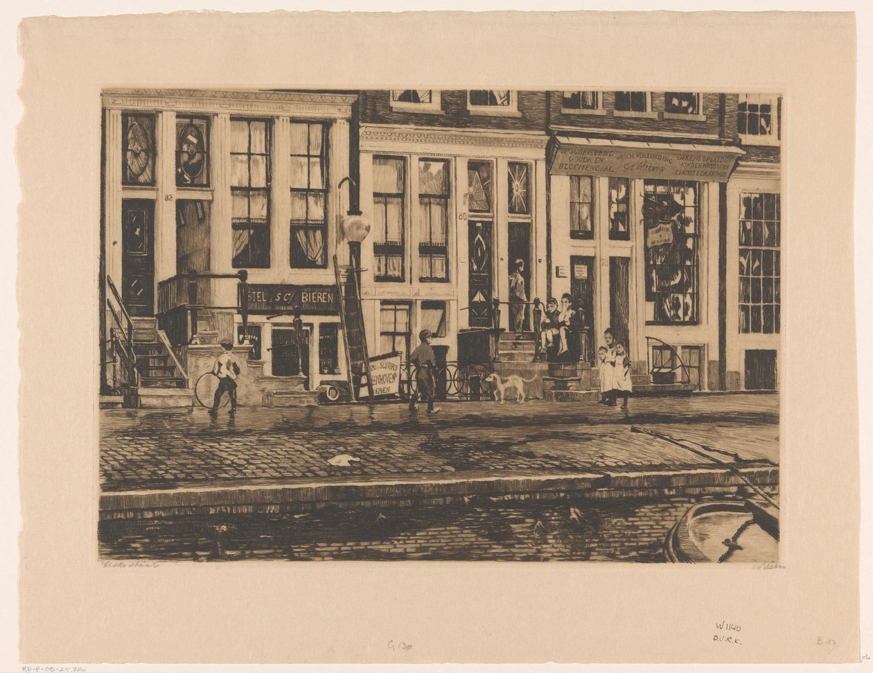 Gezicht op huizen aan de Oude Waal in Amsterdam door Willem Witsen (signed by artist)