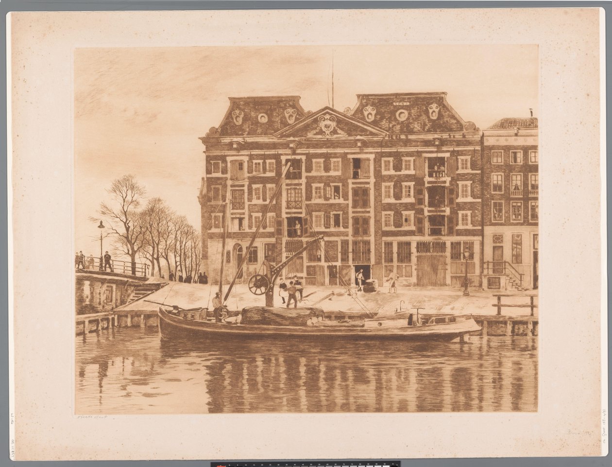 Gezicht op de gevel van het pakhuis van de WIC vanaf Oudeschans gezien door Willem Arnoldus Witsen