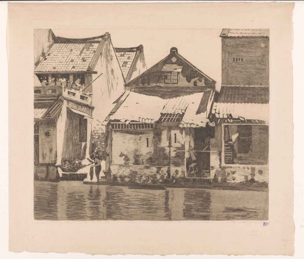 Woningen langs een rivier in Batavia met een vrouw die kleding wast door Willem Arnoldus Witsen