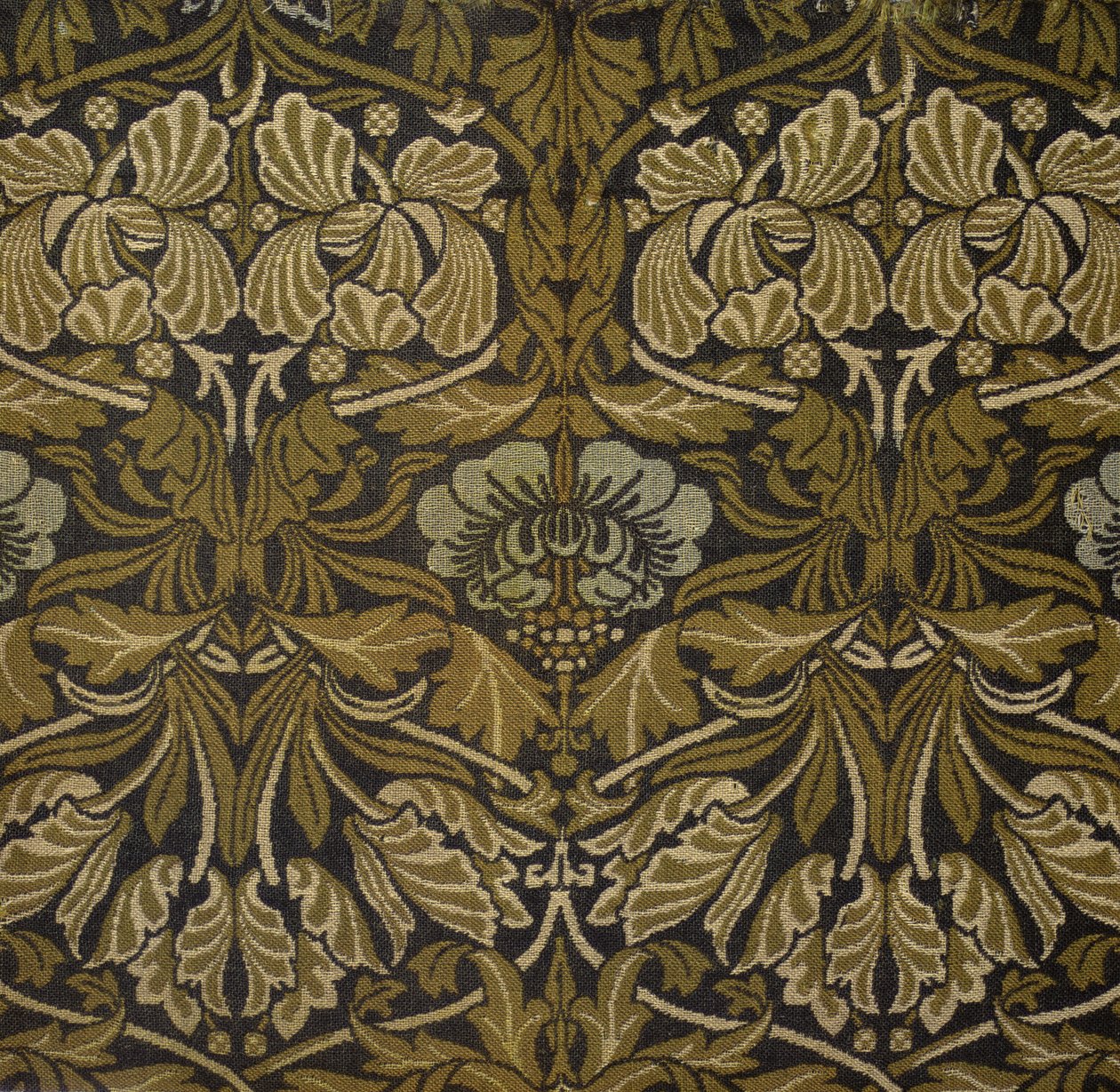 Detail van een gordijn, tulp en roos ontwerp door William Morris