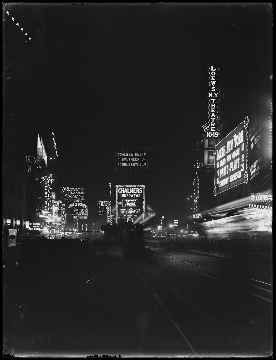 Verlichte borden op Times Square, New York City, 1917 door William Davis Hassler