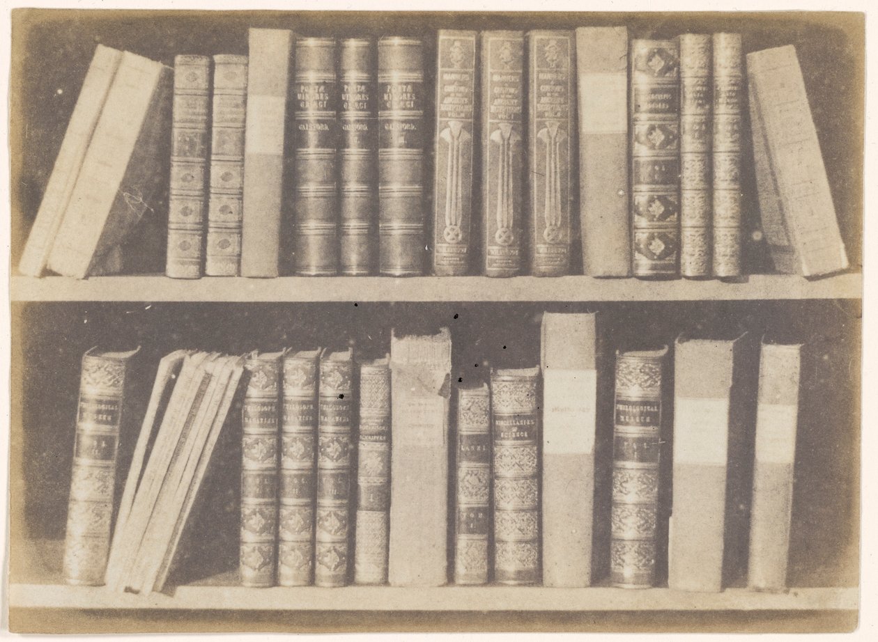 Een Scène in een Bibliotheek, plaat VIII uit de Pencil of Nature door William Henry Fox Talbot