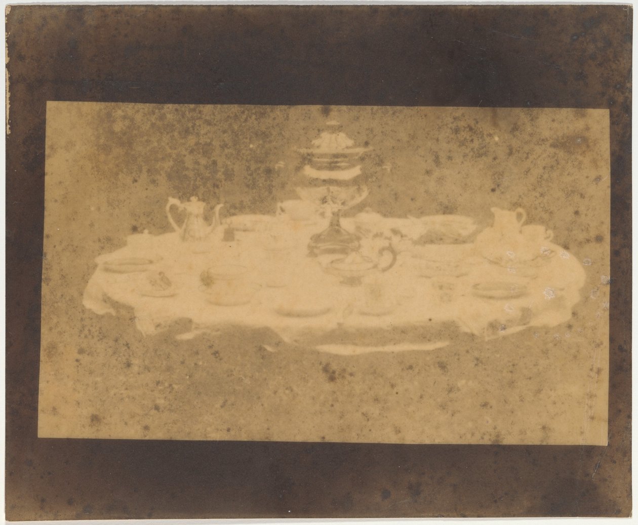 Tisch gedeckt für Tee door William Henry Fox Talbot