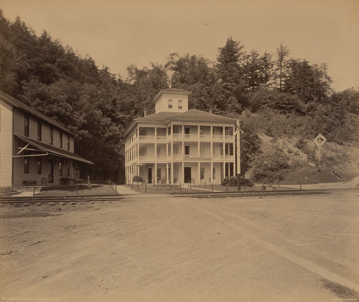 Owasco Lake, Ensenore Glen House, ca. 1895 (foto) door William Herman Rau