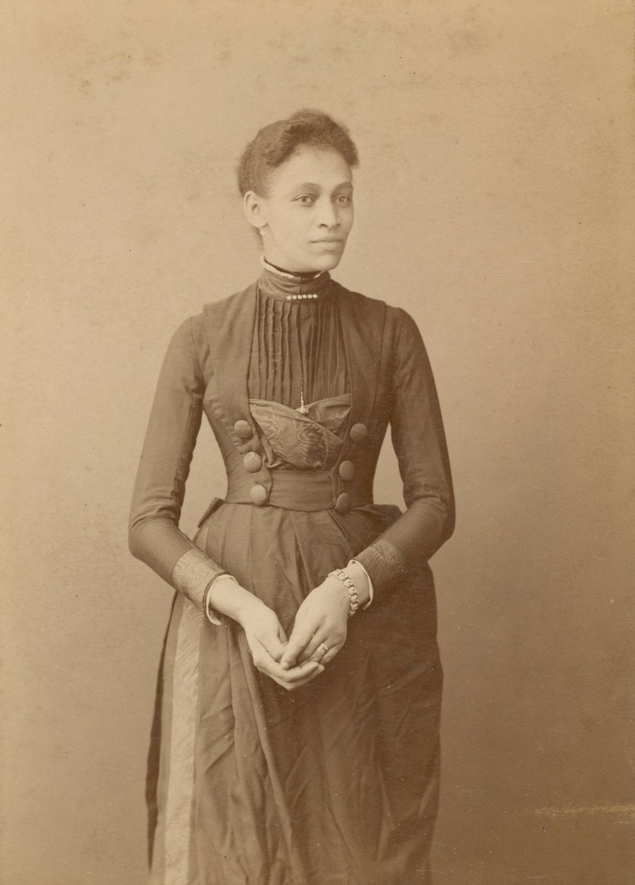 Kabinetkaart van een vrouw, 1885-1892 door William J. Kuebler