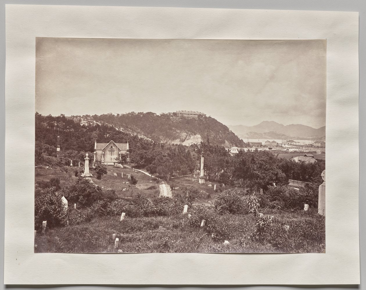 Zonder titel (Happy Valley Cemetery, Hong Kong) door William Pryor Floyd