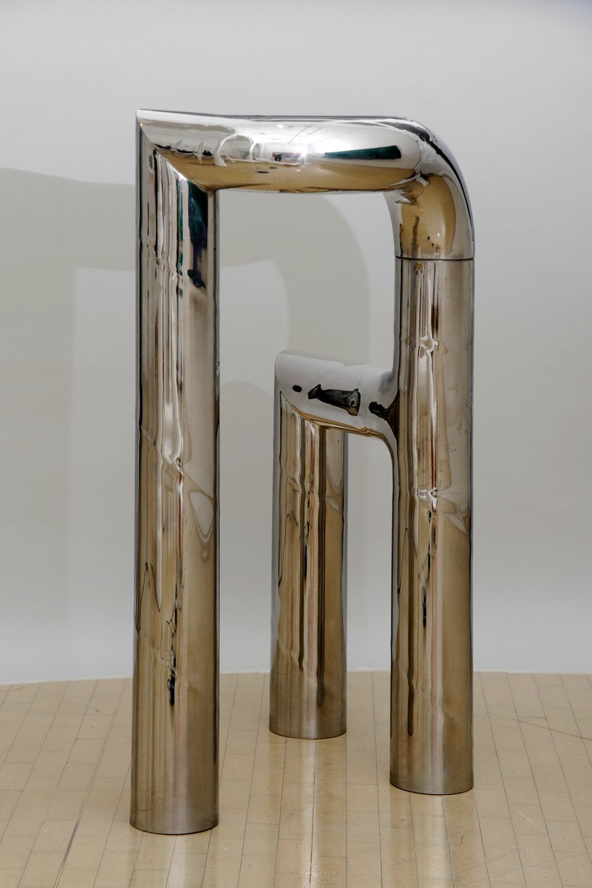 Twee Miters, Tripod Serie IV door William Pye