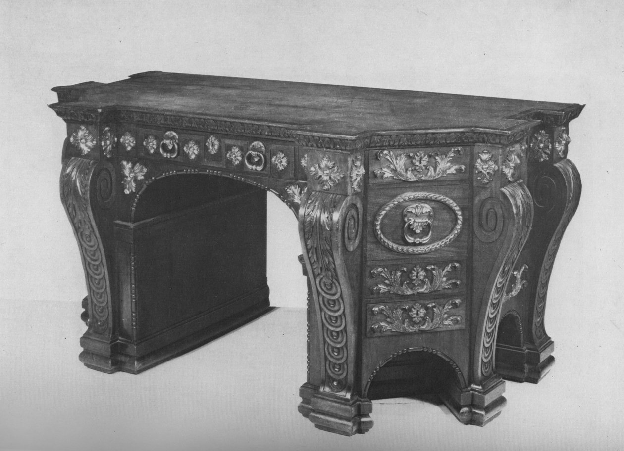 Een van een paar George II bibliotheektabellen door William Vile