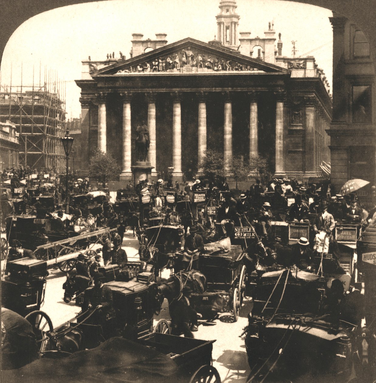 De Koninklijke Beurs, Londen, 1896 door Works and Sun Sculpture Studios