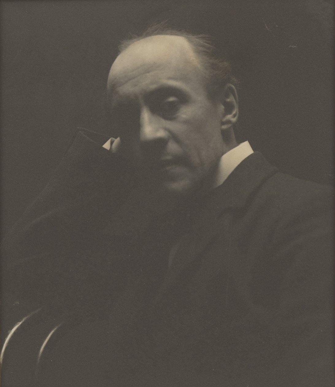 [Portret van Sir Anthony Hope Hawkins]. door Zaida Ben Yusuf