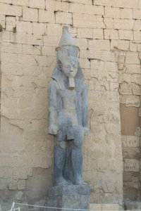 De tempel van Luxor, Oude Egyptische architectuur in Luxor door Albert Mansour