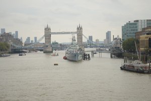 London Bridge over de Theems in het hart van Londen door Albert Mansour