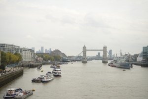 London Bridge over de Theems in het hart van Londen door Albert Mansour