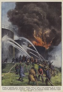 Vlammen van veertig meter hoog en immense rookwolken kwamen uit een tank