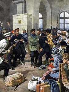 Passagiers werden aangevallen op een treinstation in Europa door rovers en beroofd in de wachtkamer. Ill. de Beltrame. La Domenica del Corriere. 07/1909 door Achille Beltrame