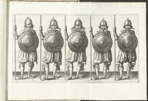 De exercitie met schild en spies: vijf soldaten staande naast elkaar in het gelid met de spies in de rechterhand rustend op de grond en het schild voor de borst (nr. 31), 1618