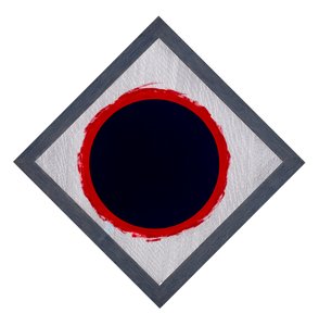 Cirkel Blauw op Rode Diamant, 2022 door Alex Dunn
