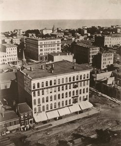 Uitzicht oostzuidoost vanaf de koepel van het gerechtsgebouw in Chicago door Alexander Hesler