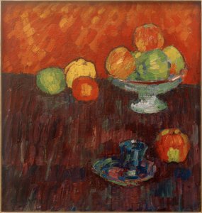 Stilleven met appels en blauwe kop