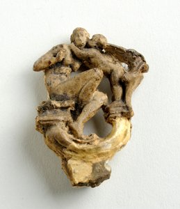 Maquette voor een sleutelboog met een Cupido die een zittend meisje toefluistert: drie schetsen voor de centrale groep
