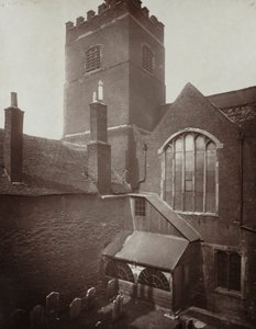 St. Bartholomews: Het groene kerkhof op de plaats van het oude zuidelijke transept door Alfred H. Bool