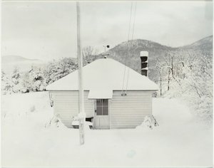 Eerste sneeuw en het kleine huis, 1923