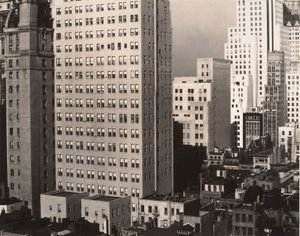Vanuit mijn raam bij An American Place, Noord door Alfred Stieglitz