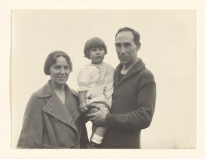 [Marie Rapp, Yvonne  George Boursault]. door Alfred Stieglitz